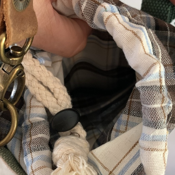 Selina Vaughan Studios green canvas repurposed upcycled grain bag crossbody bag - Picture 12 of 12